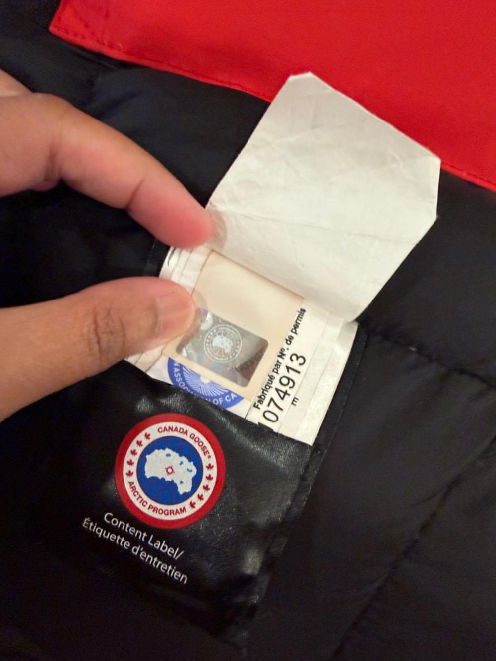 Canada Goose Women's Expedition Red Hooded Puffer Coat - Picture 10 of 10